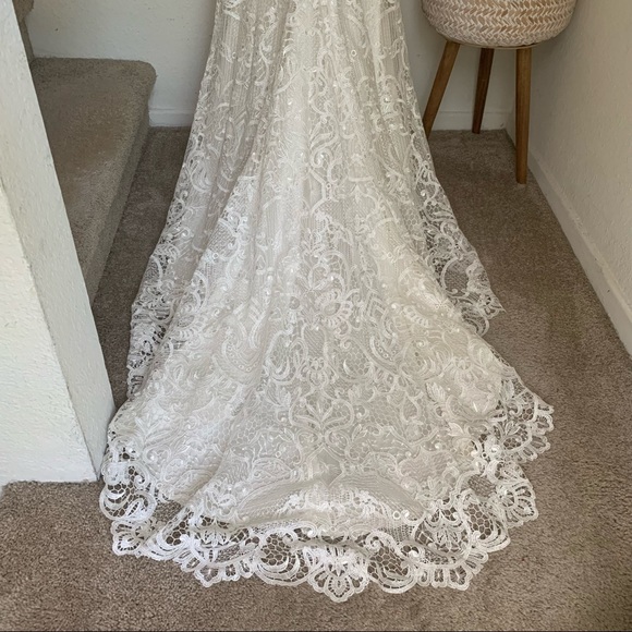 Preowned Tara Lauren Wedding Dress. Spring 2017. US Size 6. - Picture 6 of 14